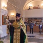 "12 апреля 2025 года, в канун праздника Входа Господня в Иерусалим, (Вербного воскресенья), протоиерей Дмитрий Культинов совершил всенощное бдение в храме Преображения Господня п. Кадом."
